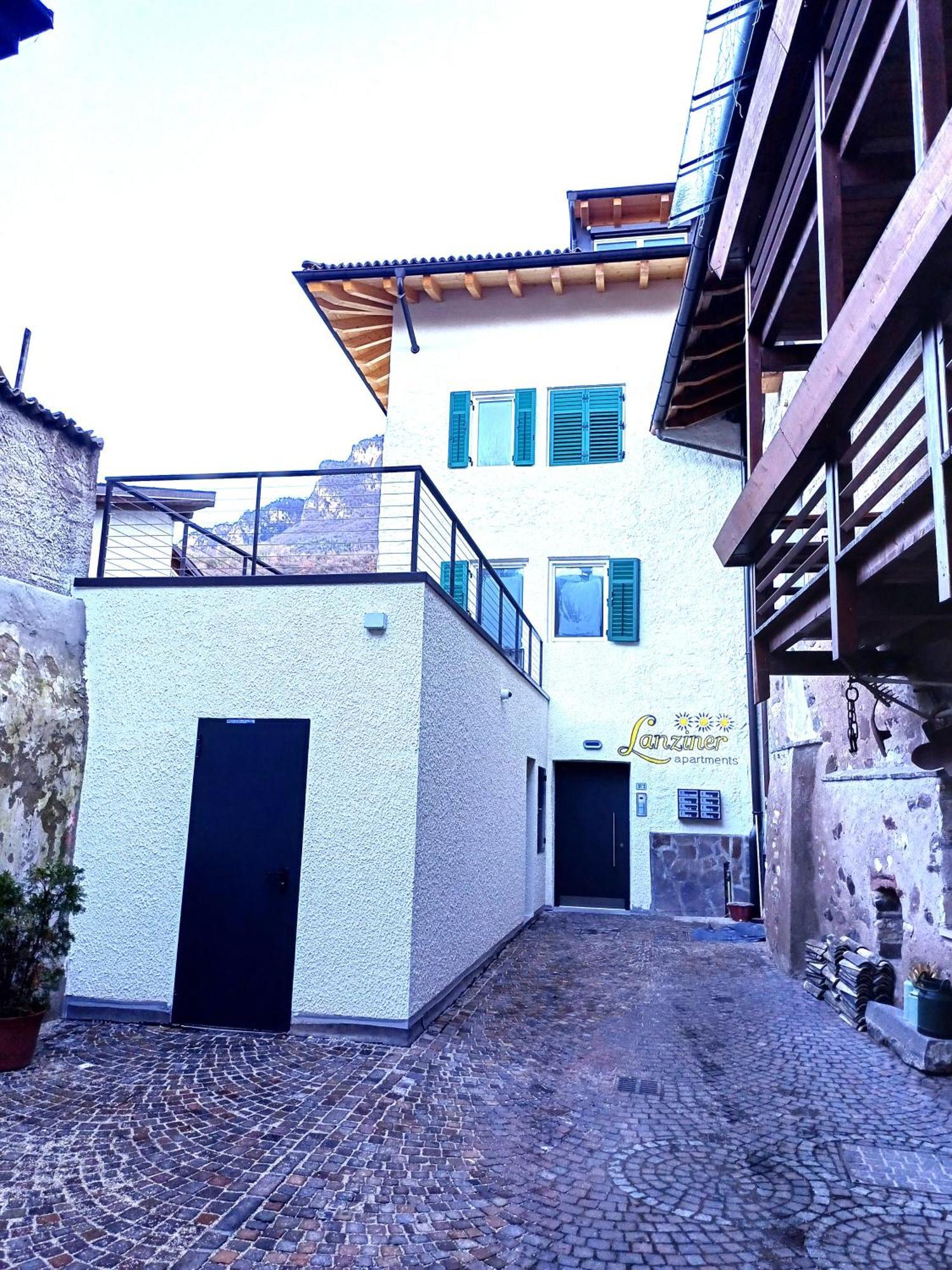 Lanziner Apartments เองญา ภายนอก รูปภาพ