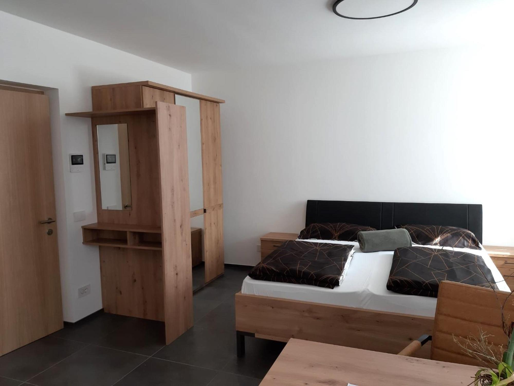 Lanziner Apartments เองญา ภายนอก รูปภาพ